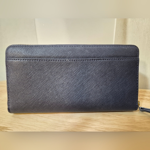 Kate Spade Novelty Blue Whale Wallet - Picture 3 of 13